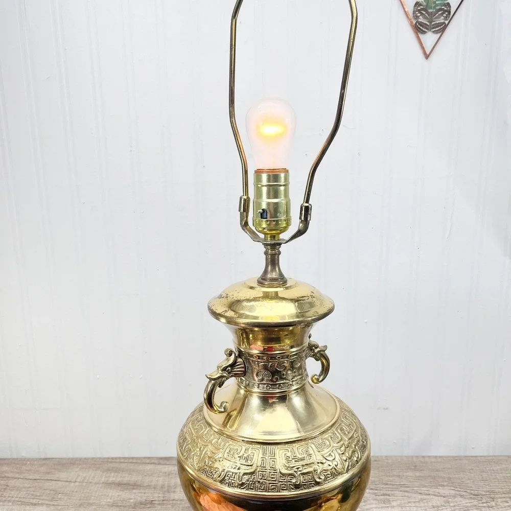 Vintage Brass table lamp w dragon handles James‎ Mont Asian style